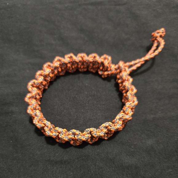 Paracord bracelet - Picture 3 of 5